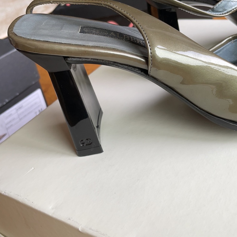 heels - Picture 3 of 12
